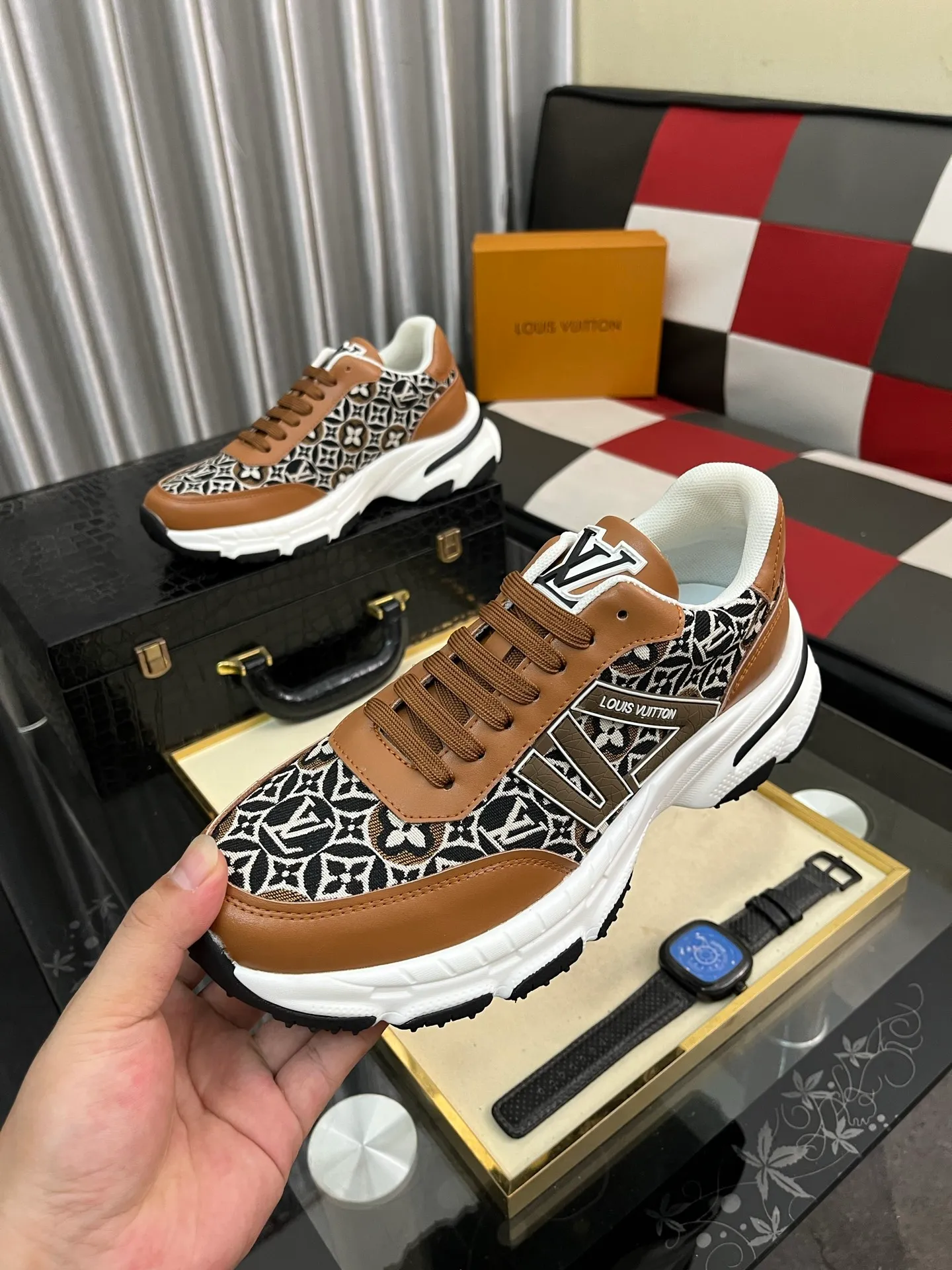 Men's shoes 💰458⌚️⌚️LV Louis Vuitton. The latest trendy casual shoes are popular in physical stores in sizes 38-44. New spring and summer comfortable imported custom original cowhide, unique jacquard fabric element design. With sheepskin lining, Lv original bottom, [sun][sun] high-end packaging and high quality💪Details determine the quality, you can enter and leave the counter at will, welcome to compare🇮🇹3️⃣colors available